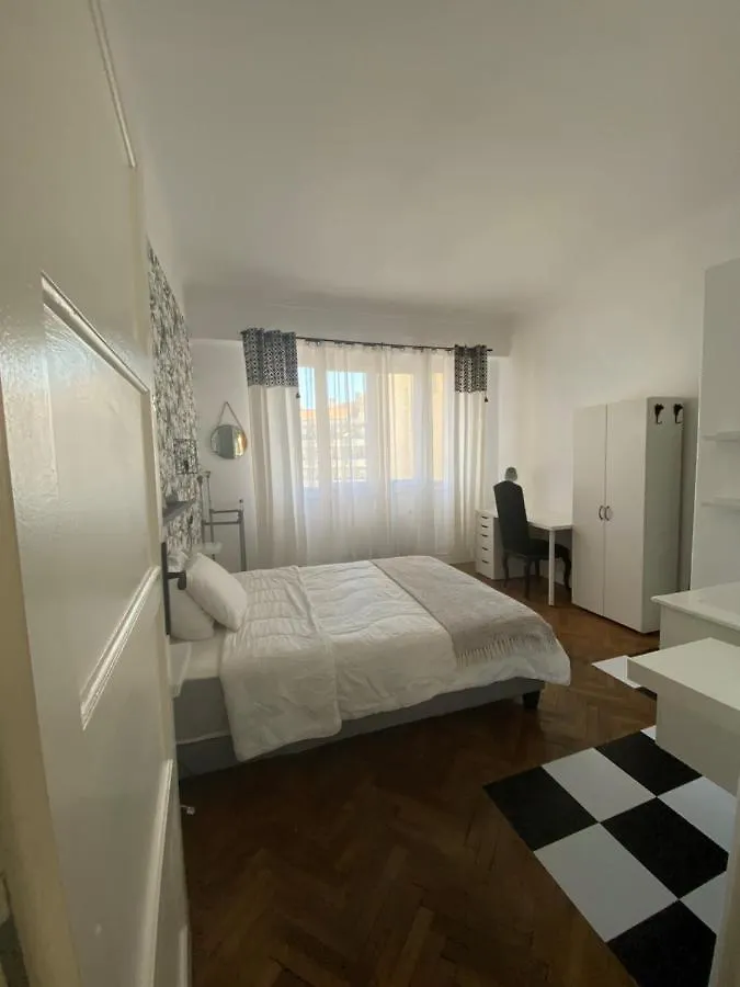 Casa Family, Appartement De Standing De 100M2, Proximite Du Centre-Ville, Port Et Gare Tgv Toulon 0*,  Frankrig
